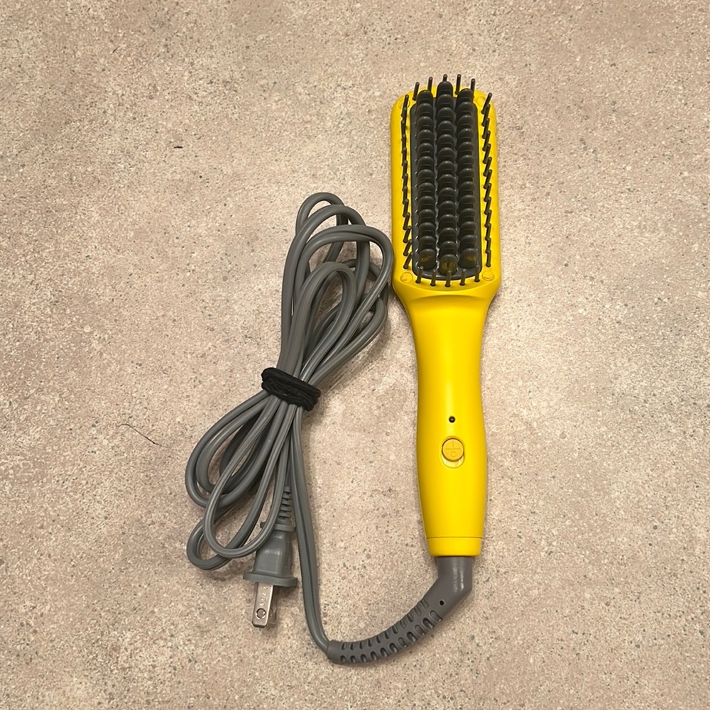 Baby brush crush, mini straightening brush